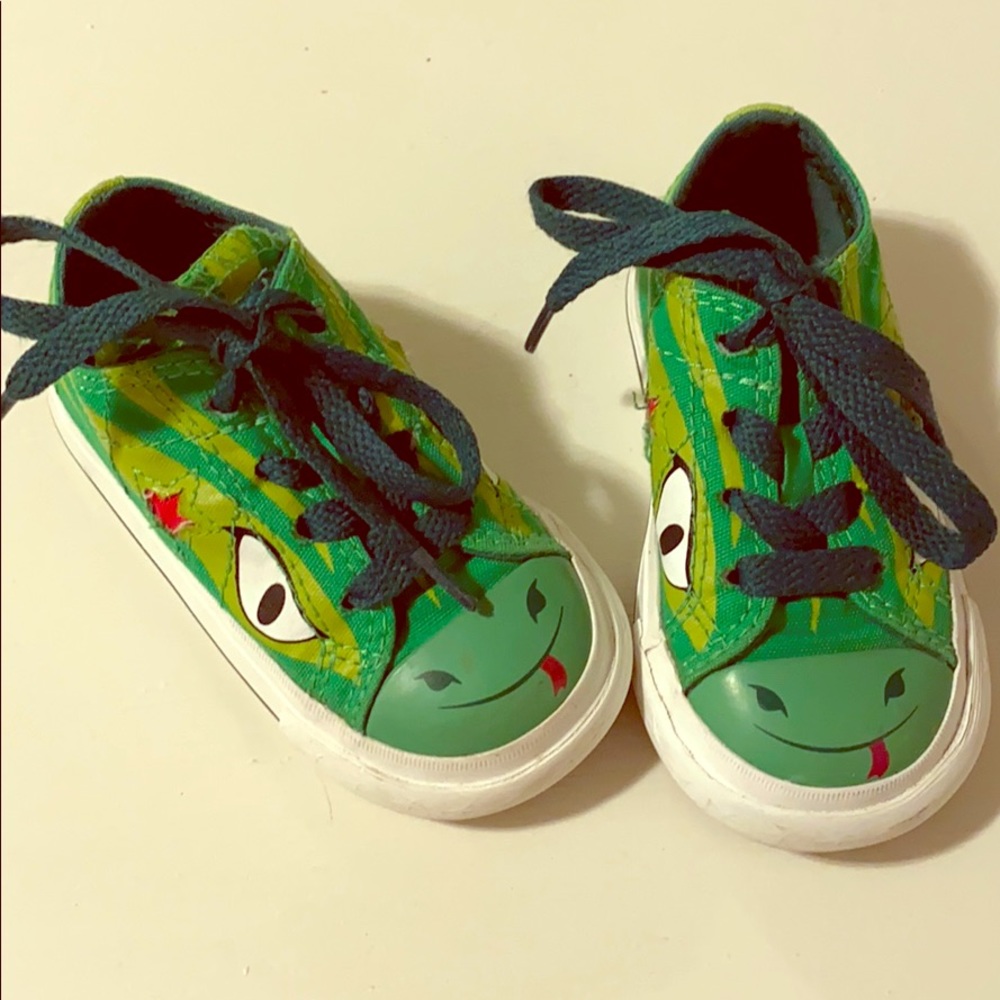 Toddler boy converse size 5